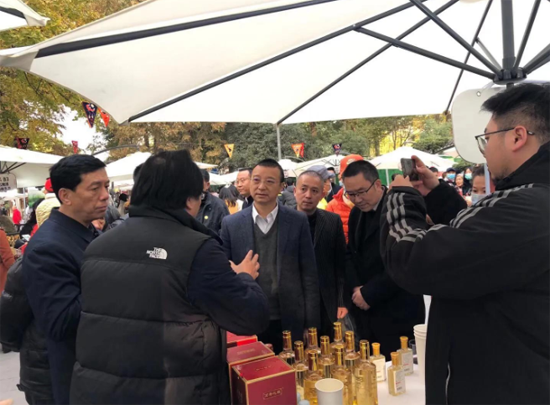 第12屆成都國際葡萄酒節(jié)暨首屆成都果酒嘉年華在成都開幕